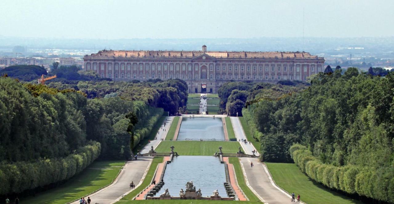 La Casa Del Re Borbone Apartment Napoli Bagian luar foto